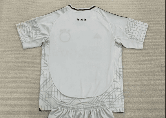 Ajax | 21 | White - Concept Version