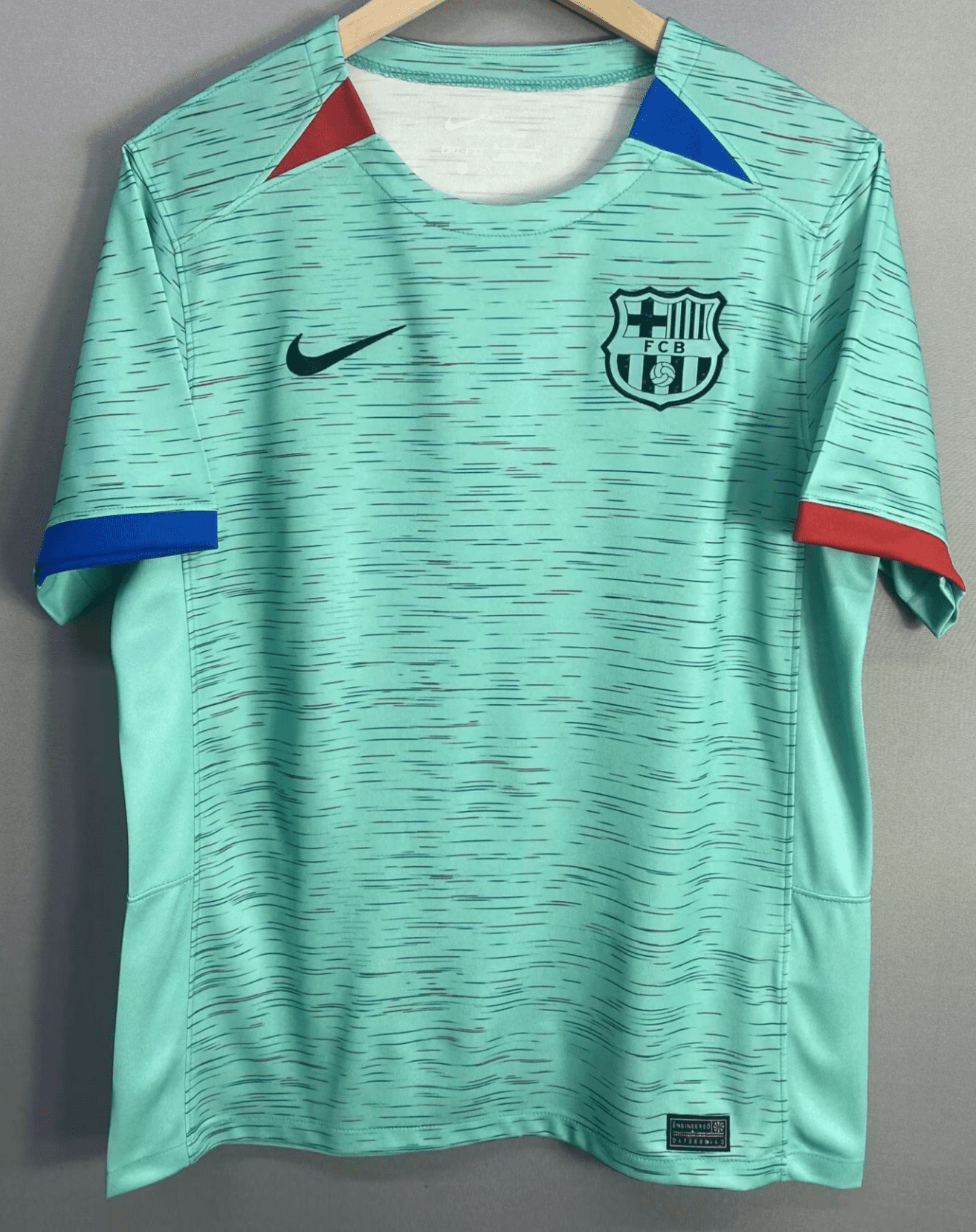 Barcelona 2023-24, Green Third Away