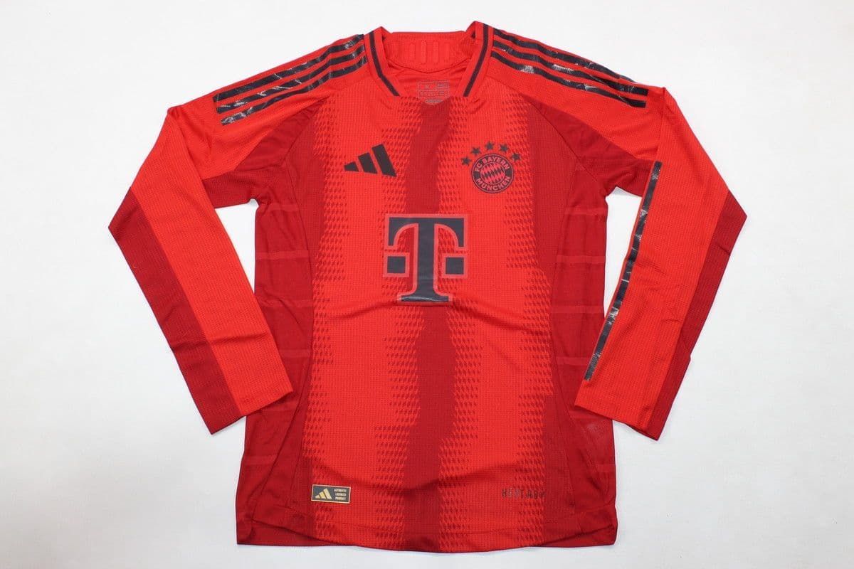 Bayern Long Sleeve Player Version | 11