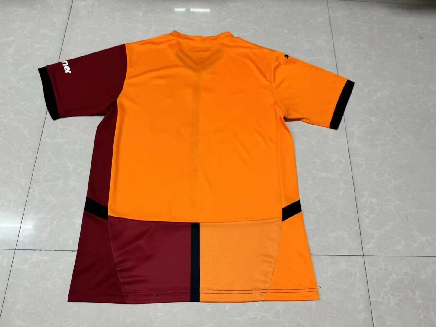 Galatasaray | 4 | Orange/Brown - Home