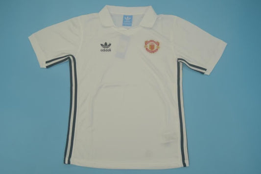 Manchester United 1980-82, White Away