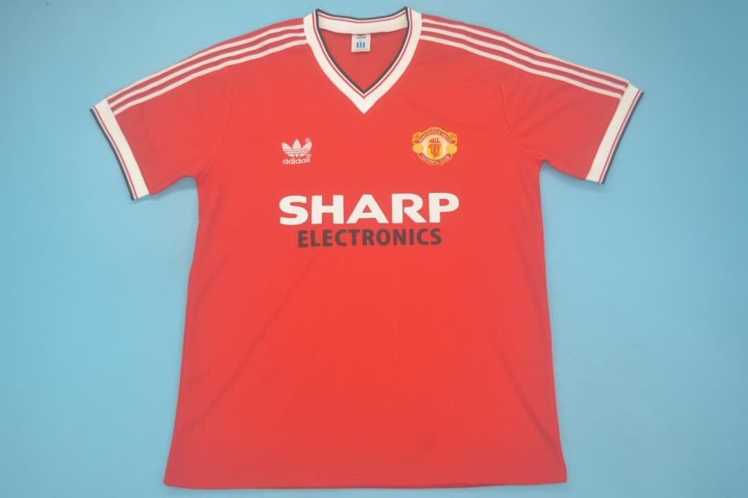 Manchester United 1982-83, Home