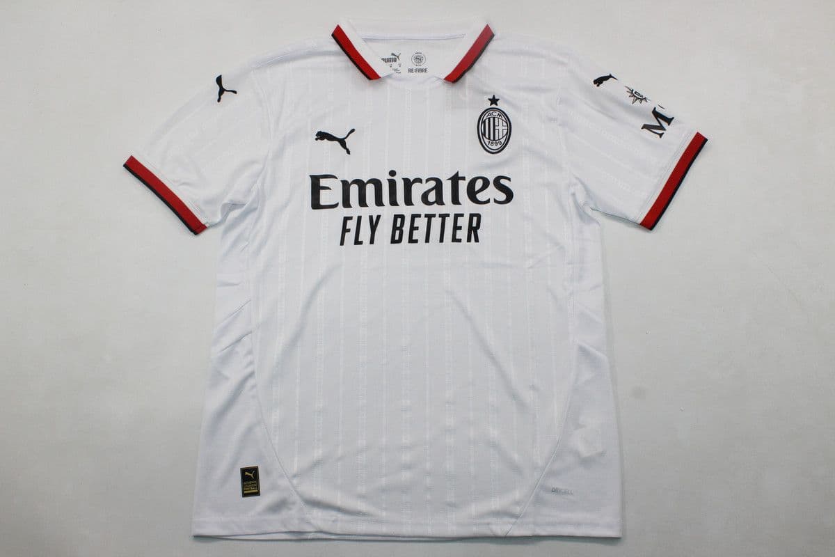 Milan | 39 | White - Away