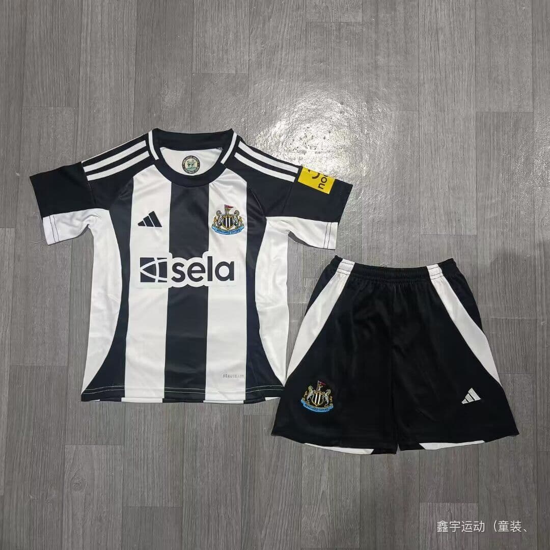 Newcastle Kid Kit | 4 |  Black & White | Home