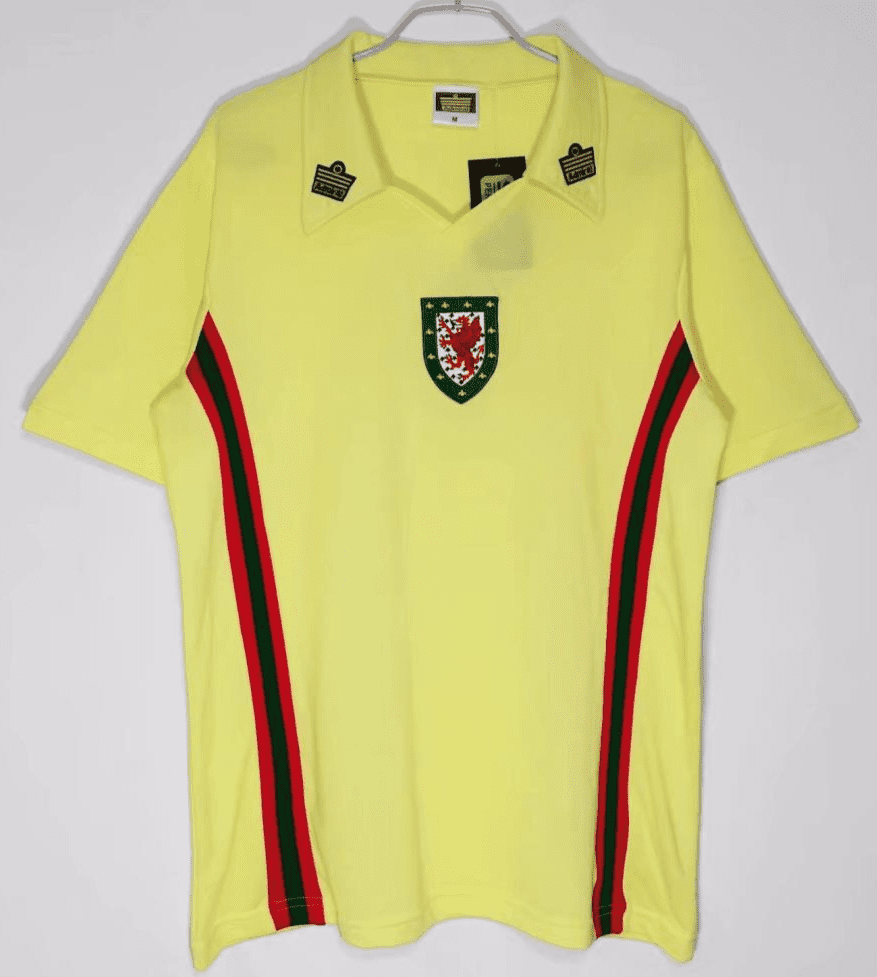 Wales 1976-79, Yellow Away