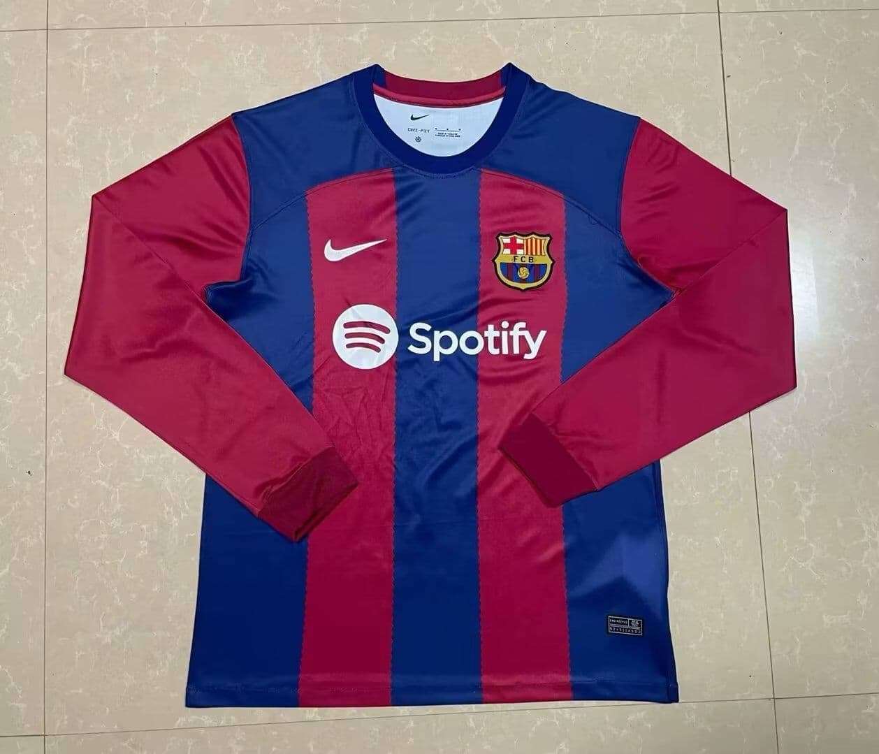 Barcelona 2023-24, Long Sleeve Player Version