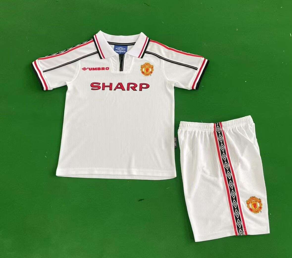 Manchester United Retro 1998-1999 Away Kids Kit
