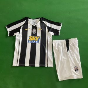 Juventus 2004-2005 Home Kids Kit